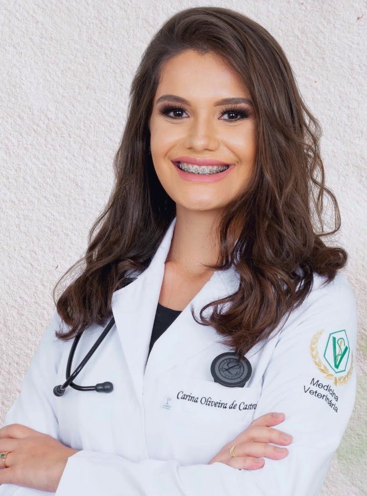 Dra. Carina Oliveira de Castro, prestador credenciado Petlove Saúde em Contagem