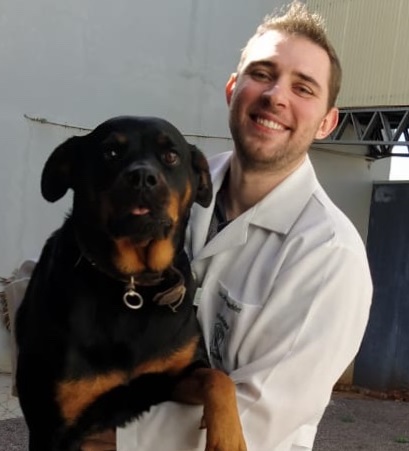 Lucas Schneider, prestador credenciado Petlove Saúde em Porto Alegre